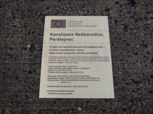 Gravírování firemní cedule